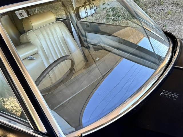 CROWN sedan