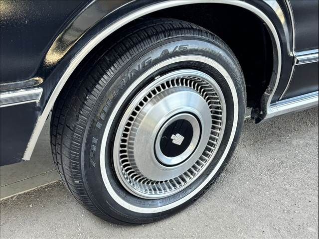 CROWN sedan