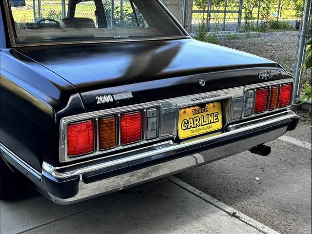 CROWN sedan