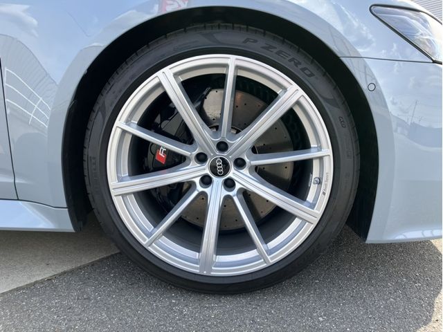 AUDI RS6 AVANT