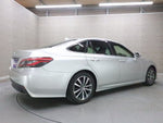 CROWN sedan hybrid