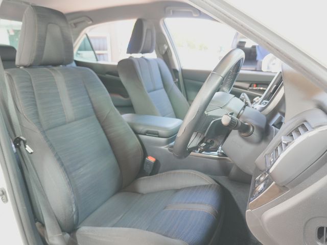CROWN sedan