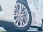 CROWN sedan hybrid