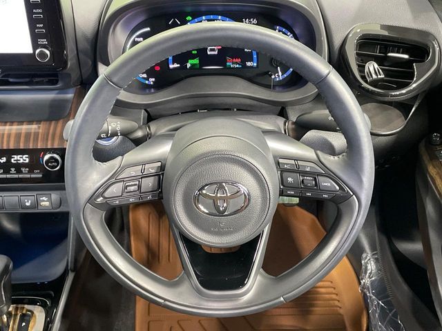 YARIS CROSS HYBRID