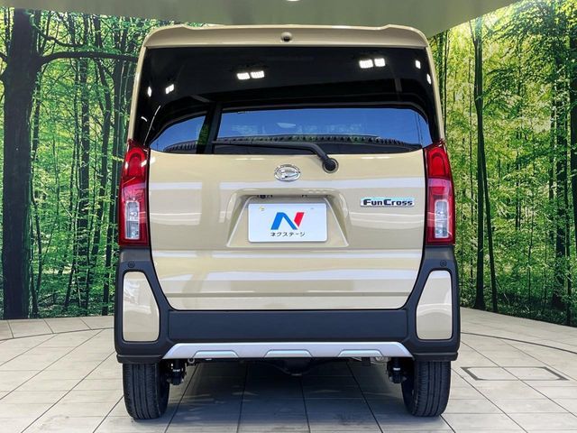 TANTO FAN CROSS 4WD