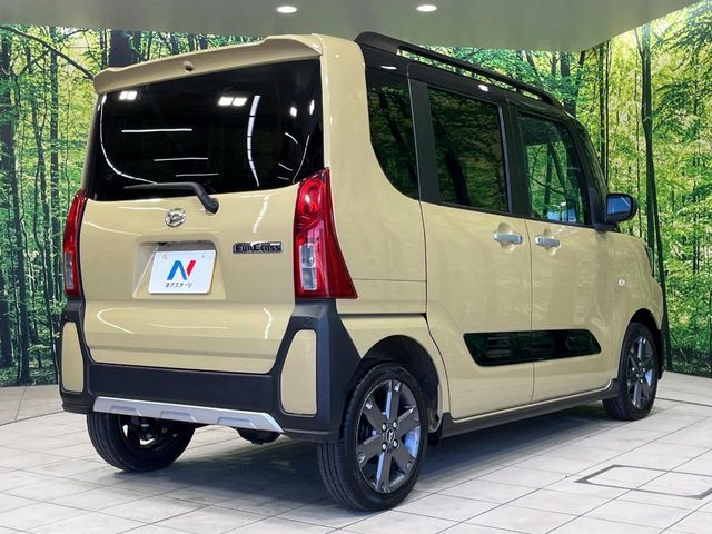 TANTO FAN CROSS 4WD