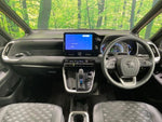 VOXY HYBRID