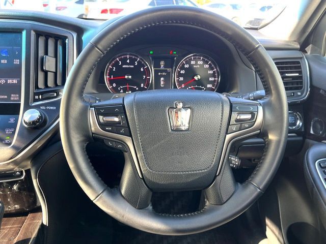 CROWN sedan