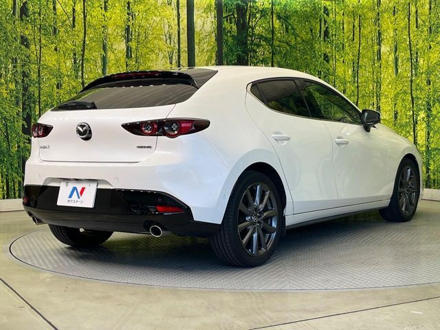 MAZDA3 FASTBACK