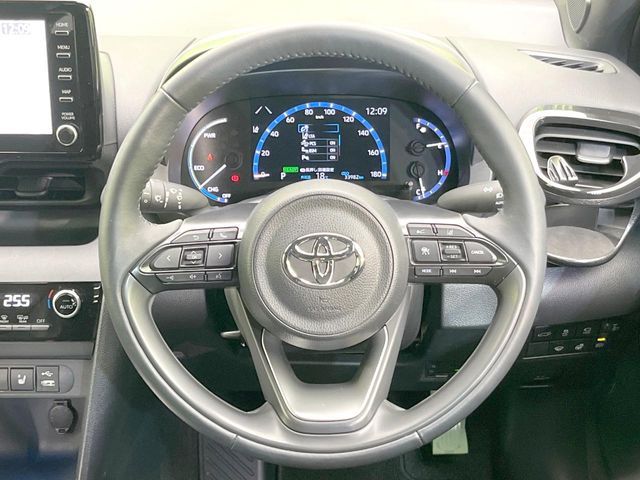 YARIS CROSS HYBRID