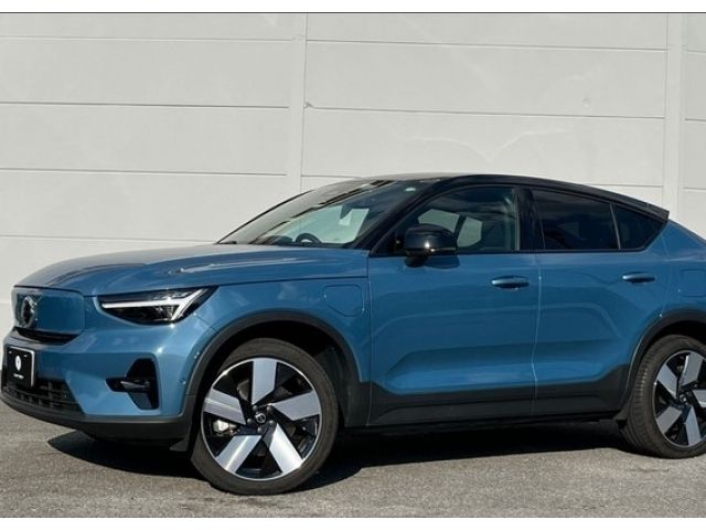 VOLVO C40
