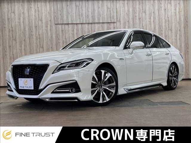 CROWN sedan hybrid