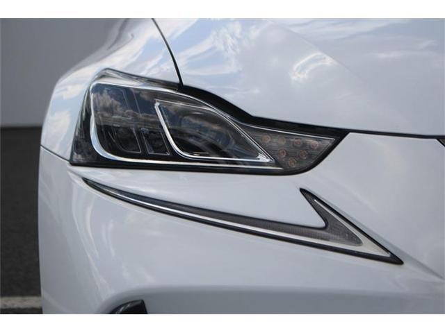 LEXUS IS300h