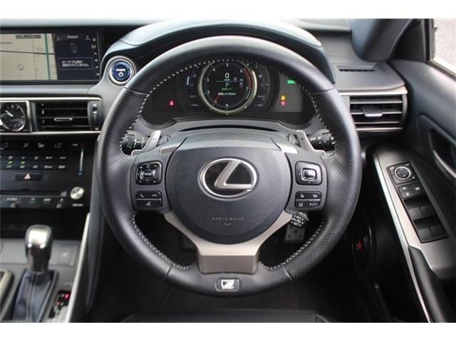 LEXUS IS300h