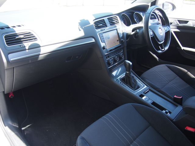 VOLKSWAGEN GOLF Alltrack
