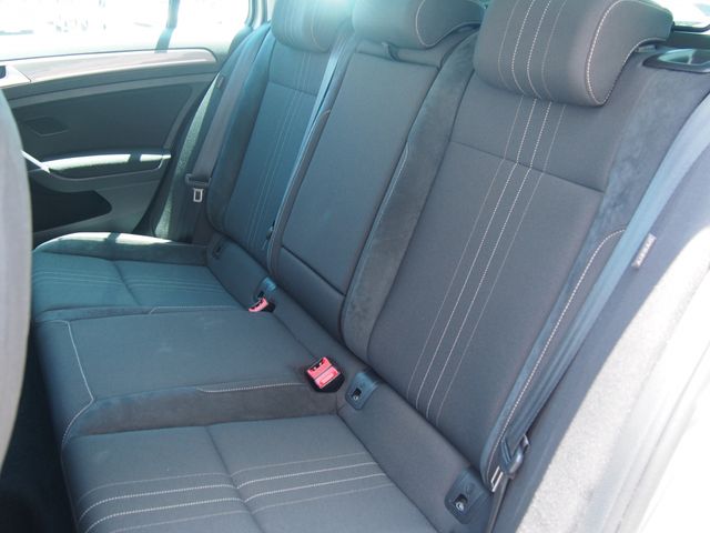 VOLKSWAGEN GOLF Alltrack