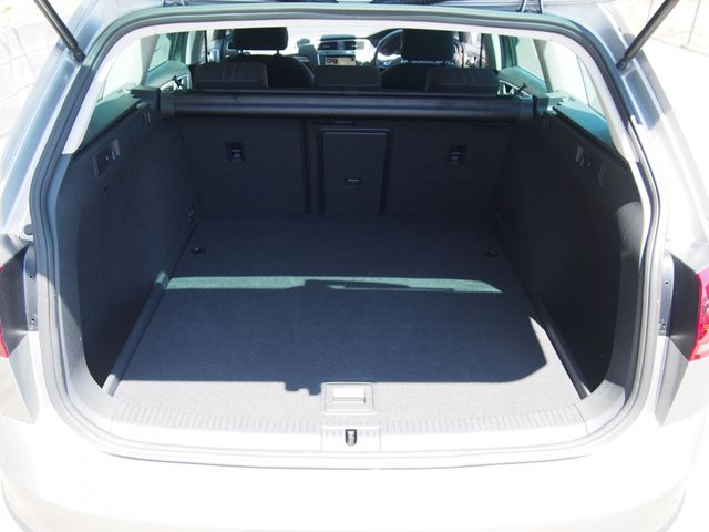 VOLKSWAGEN GOLF Alltrack