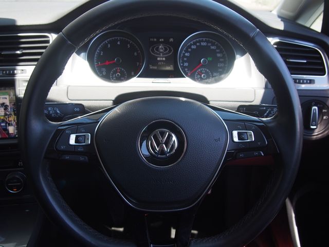 VOLKSWAGEN GOLF Alltrack