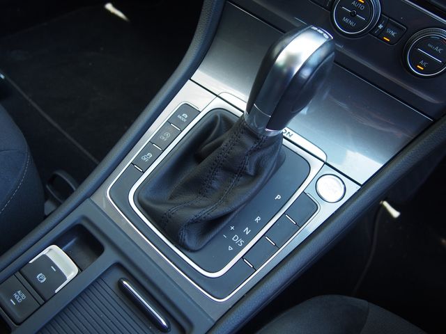 VOLKSWAGEN GOLF Alltrack
