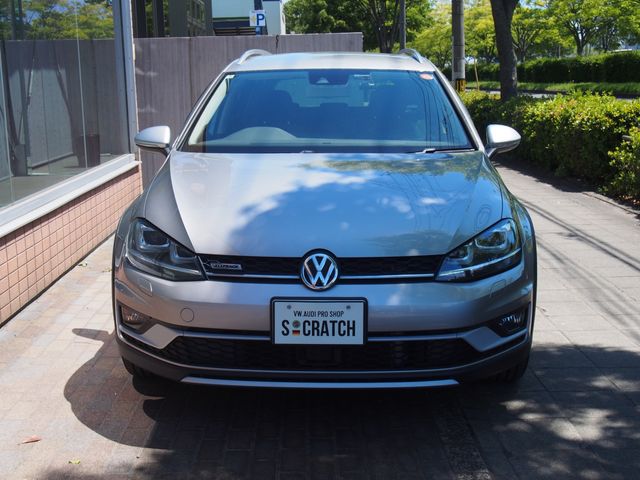 VOLKSWAGEN GOLF Alltrack
