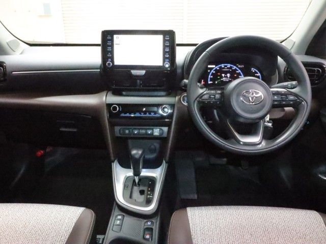 YARIS CROSS