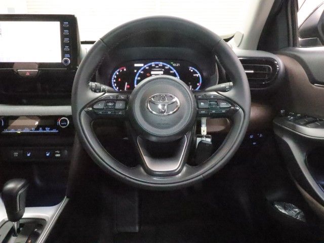 YARIS CROSS
