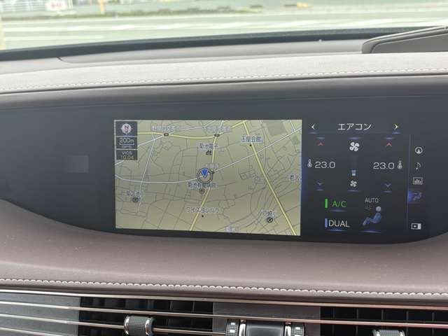 LEXUS LS500h 4WD