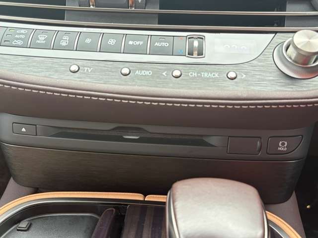 LEXUS LS500h 4WD