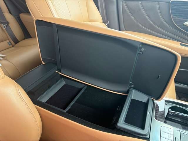 LEXUS LS500h 4WD