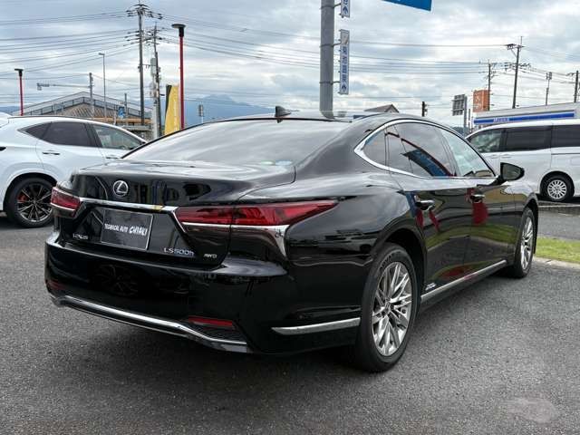 LEXUS LS500h 4WD