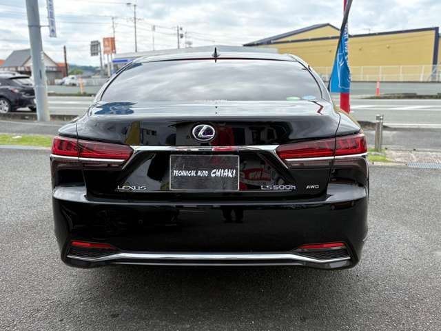 LEXUS LS500h 4WD