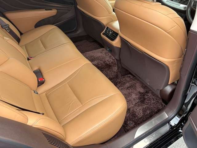 LEXUS LS500h 4WD