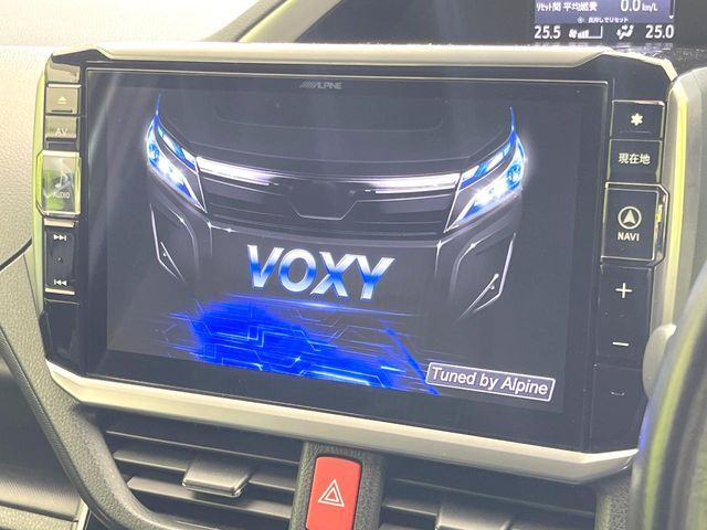 VOXY HYBRID