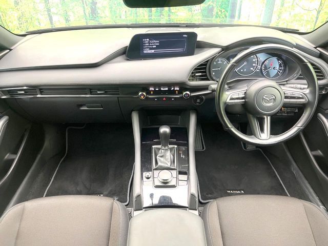 MAZDA3 FASTBACK