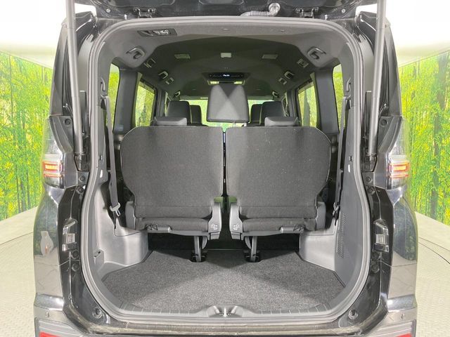 VOXY HYBRID