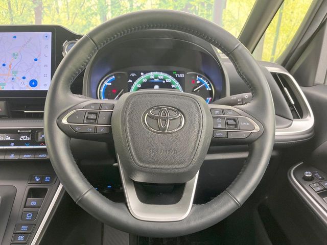 VOXY HYBRID