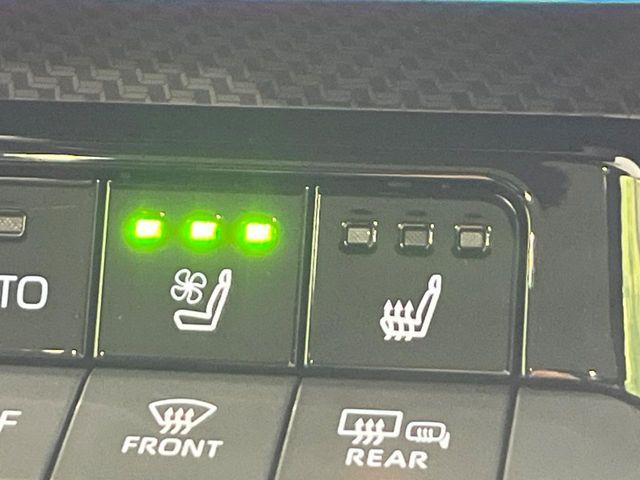 PRIUS 4WD