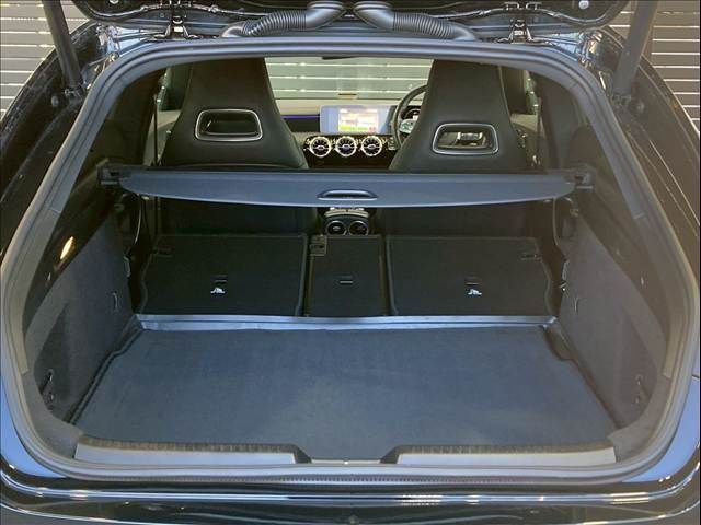 MERCEDES BENZ CLA Shooting Brake