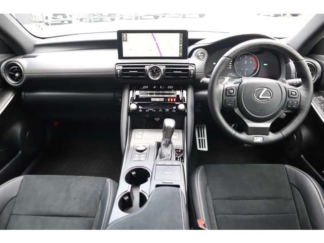 LEXUS IS300h