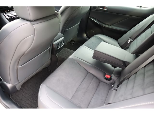LEXUS IS300h