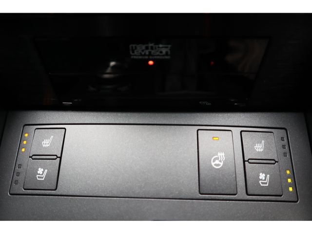 LEXUS IS300h