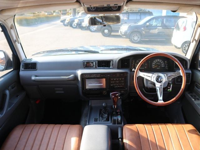 LANDCRUISER van