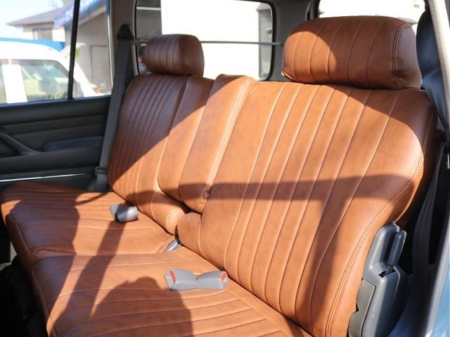 LANDCRUISER van