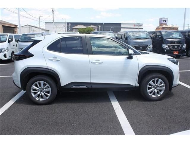 YARIS CROSS