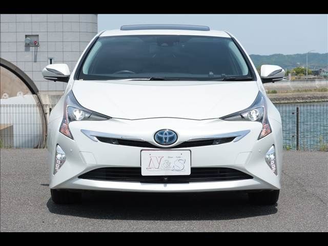 PRIUS 4WD