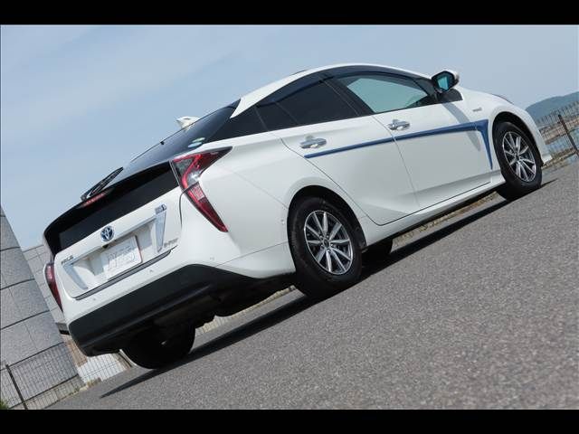PRIUS 4WD