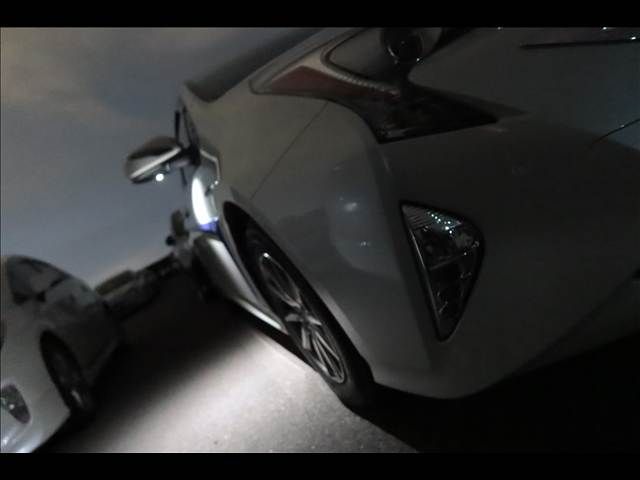 PRIUS 4WD