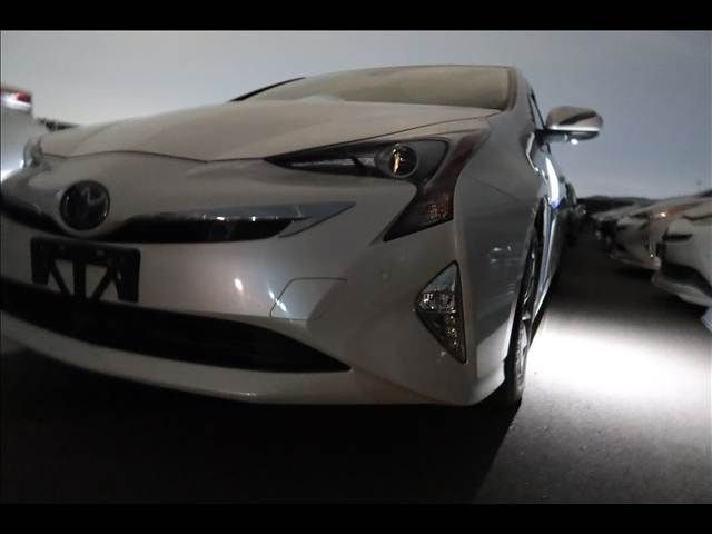 PRIUS 4WD