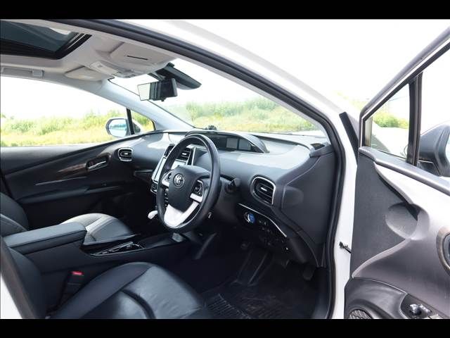 PRIUS 4WD