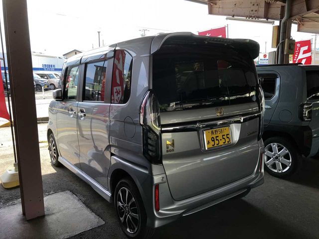N BOX CUSTOM 4WD